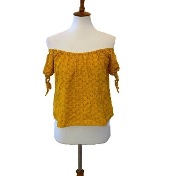 Off-the-shoulder yellow gold eyelett top small - Picture 1 of 8